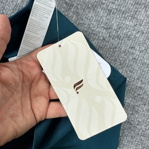 Fabletics Sync High-Waisted Perforated 7/8 Leggings NWT - Picture 14 of 17